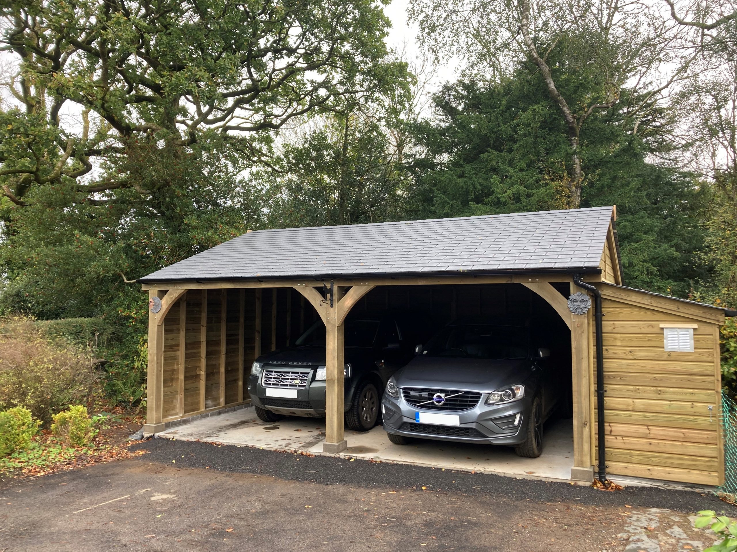 Douglas fir carport - car parking shelter